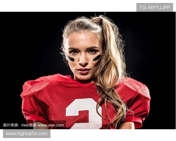 个性发型与足球明星女生的完美结合展现独特魅力与风格 个性发型与足球明星女生的完美结合展现独特魅力与风格