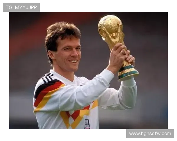 全球瞩目的足球巨星背后的故事与成就揭秘