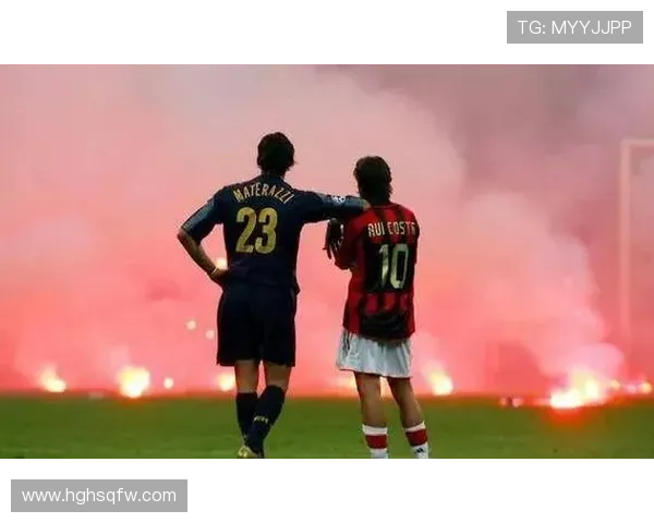 足球明星在球场上的精彩瞬间捕捉与背后故事的深度解析