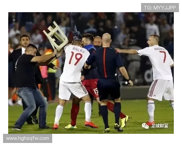 足球场上的背打高手揭秘他们如何利用这一技巧改变比赛局势